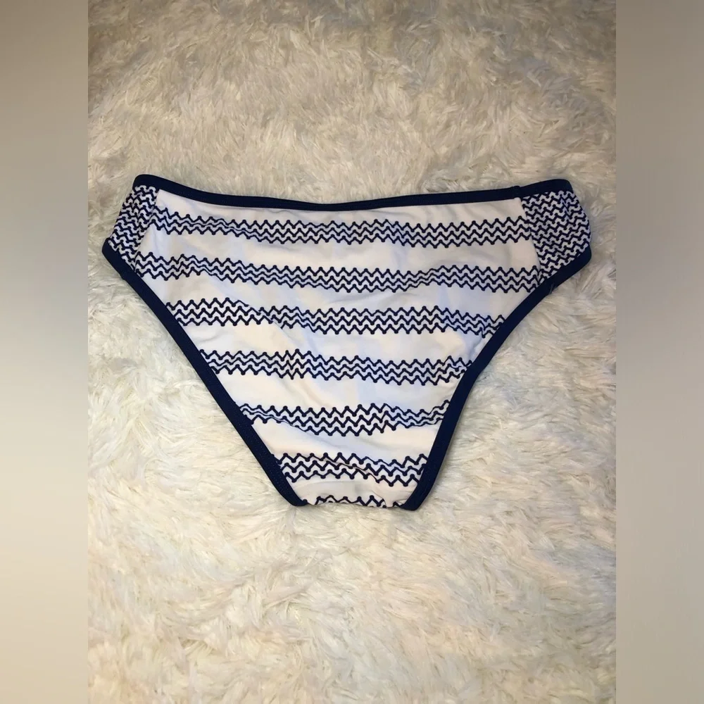 VENUS dive into